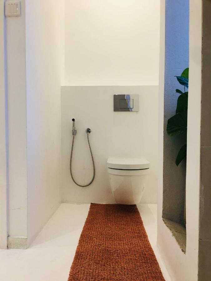 Saffron Robes Living Hotel Hikkaduwa Bagian luar foto
