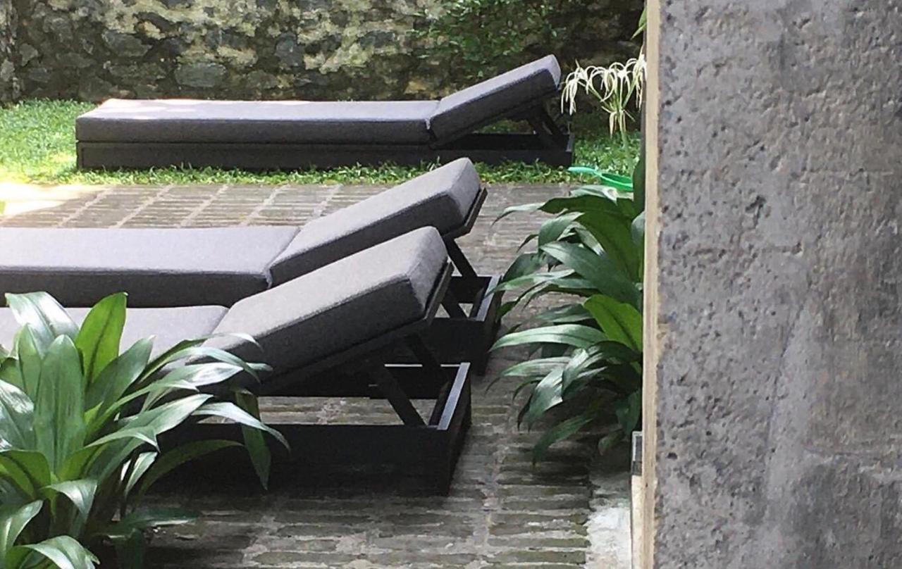 Saffron Robes Living Hotel Hikkaduwa Bagian luar foto