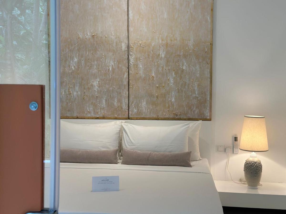 Saffron Robes Living Hotel Hikkaduwa Bagian luar foto