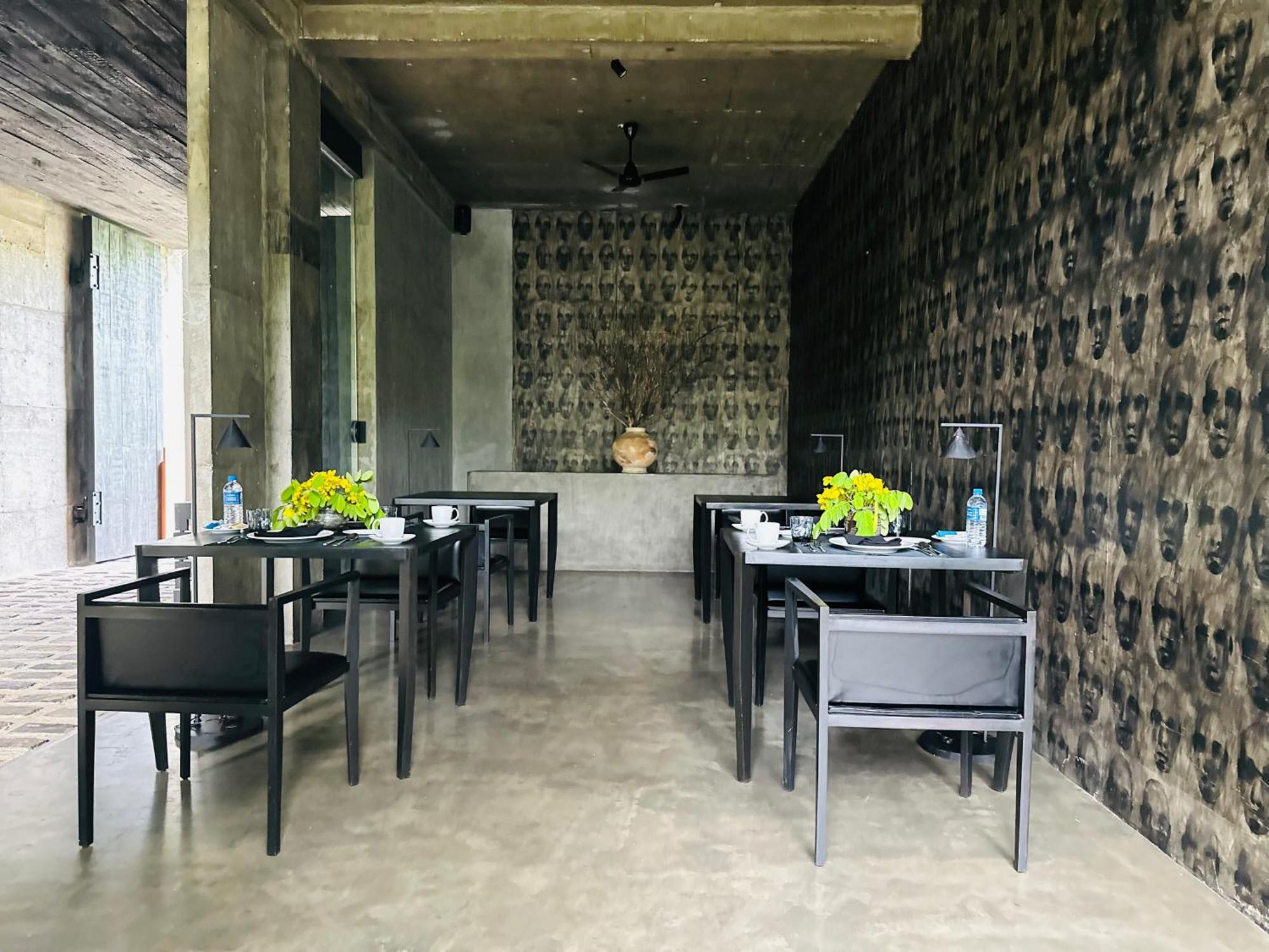 Saffron Robes Living Hotel Hikkaduwa Bagian luar foto